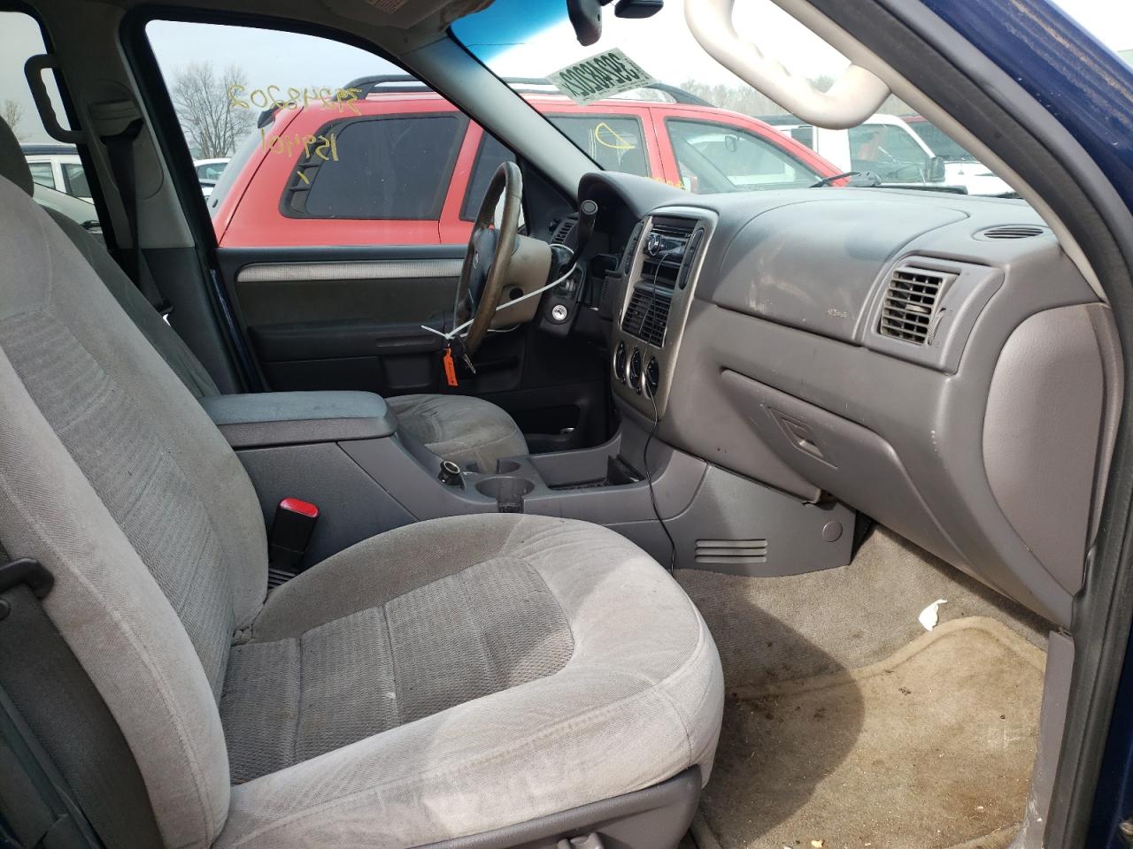 Photo 5 from auction – 2004 FORD EXPLORER X with VIN 1FMZU73K84ZA09205