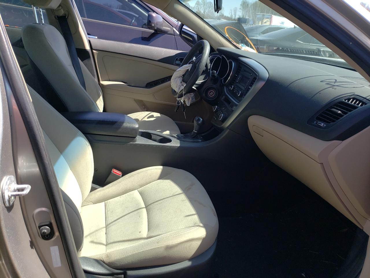 Photo 5 from auction – 2014 KIA OPTIMA LX with VIN 5XXGM4A79EG287236