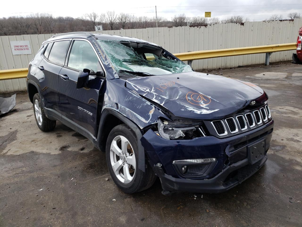 JEEP COMPASS LA 2018 with VIN 3C4NJDBB7JT167839 - Photo from auction