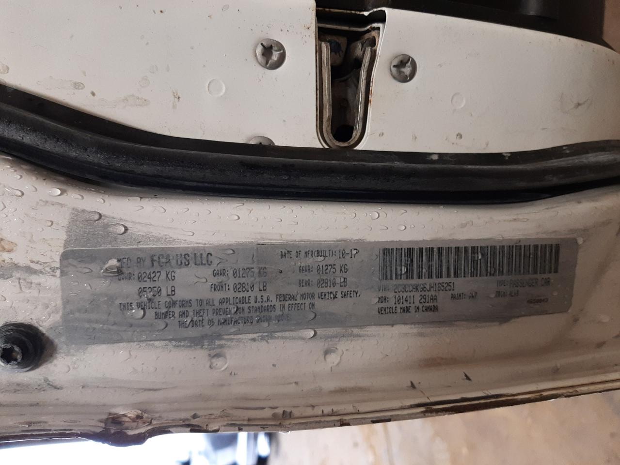 Photo 10 from auction – 2018 CHRYSLER 300 LIMITE with VIN 2C3CCAKG6JH165251