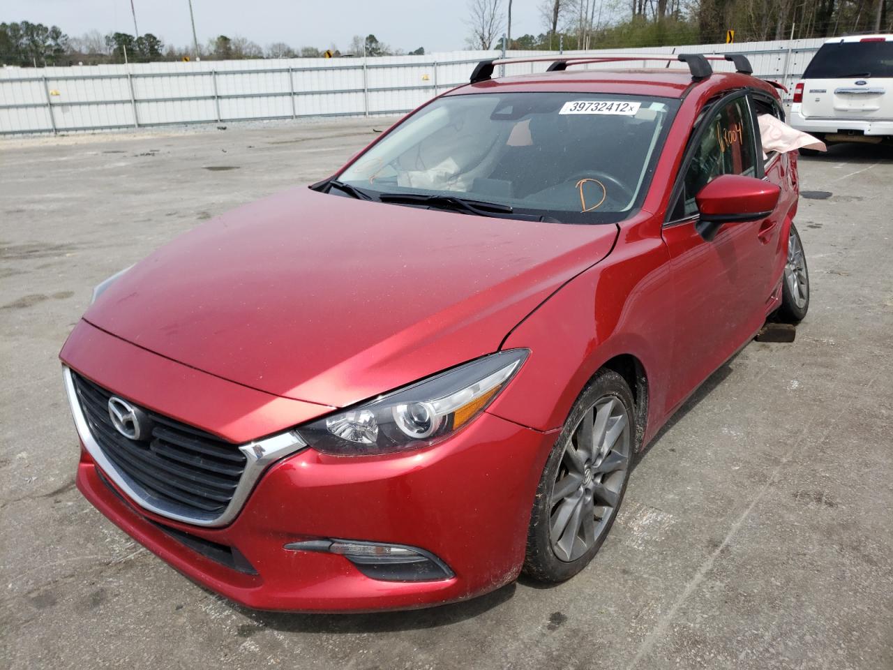 Photo 2 from auction – 2018 MAZDA 3 TOURING with VIN 3MZBN1L37JM200956