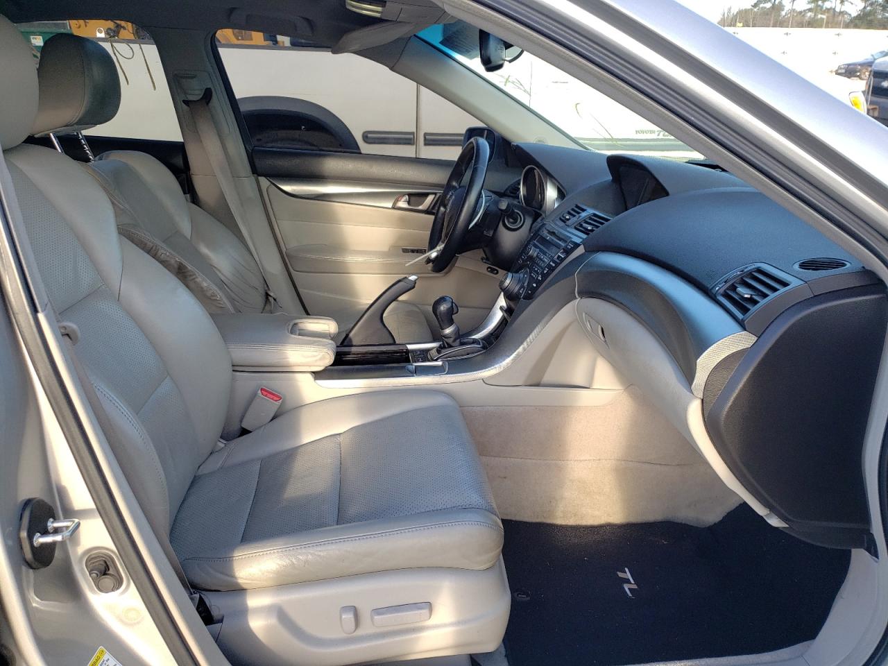 Photo 5 from auction – 2011 ACURA TL with VIN 19UUA8F51BA009501