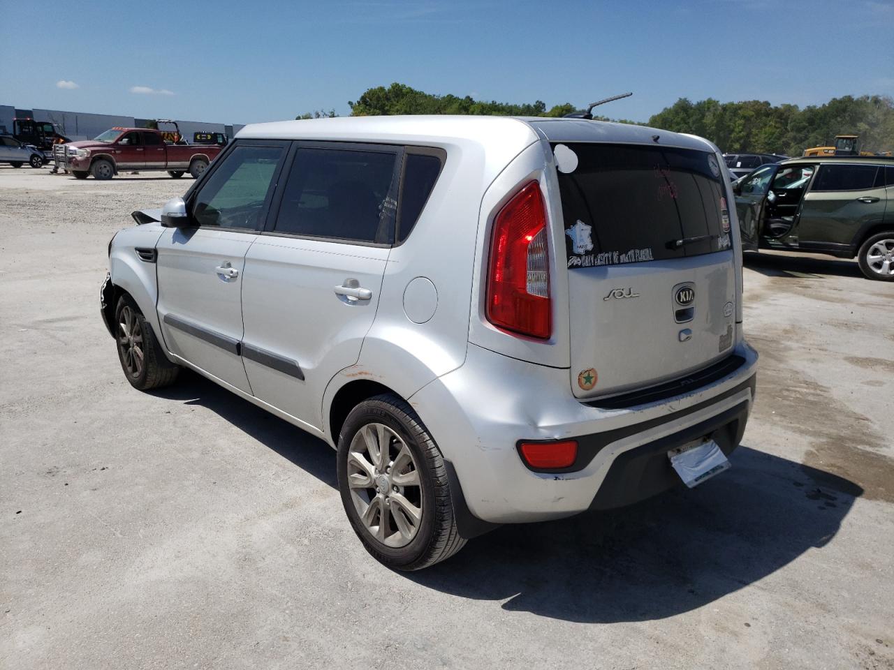 Photo 3 from auction – 2013 KIA SOUL + with VIN KNDJT2A6XD7575732