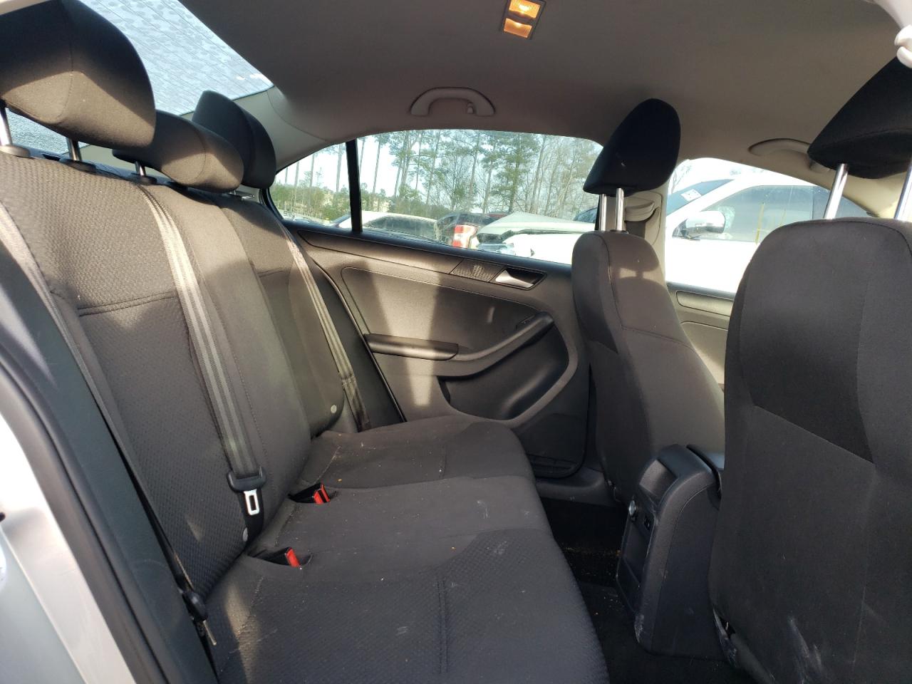 Photo 6 from auction – 2014 VOLKSWAGEN JETTA BASE with VIN 3VW2K7AJ3EM221449