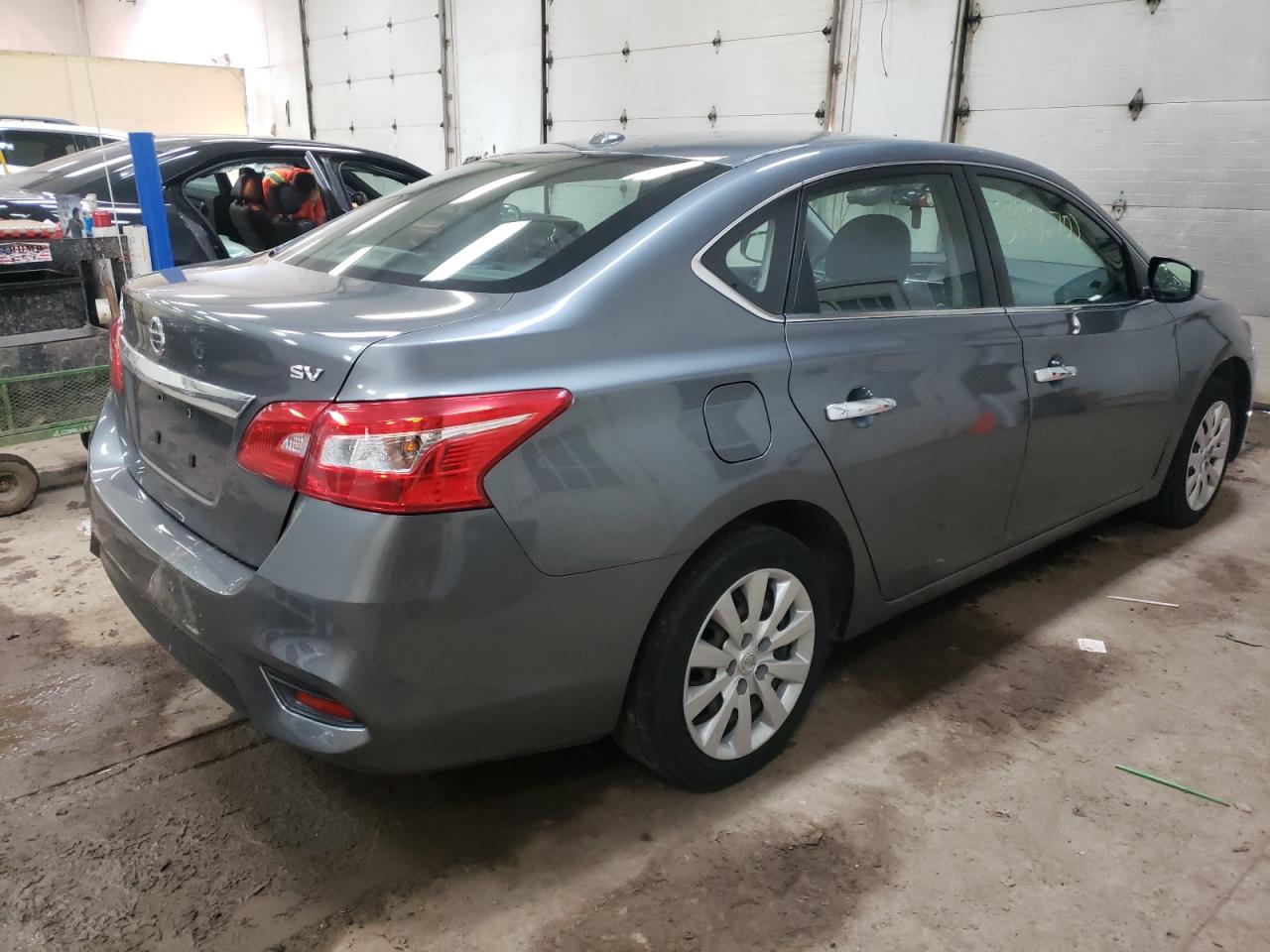 Photo 4 from auction – 2017 NISSAN SENTRA S with VIN 3N1AB7AP9HL692747