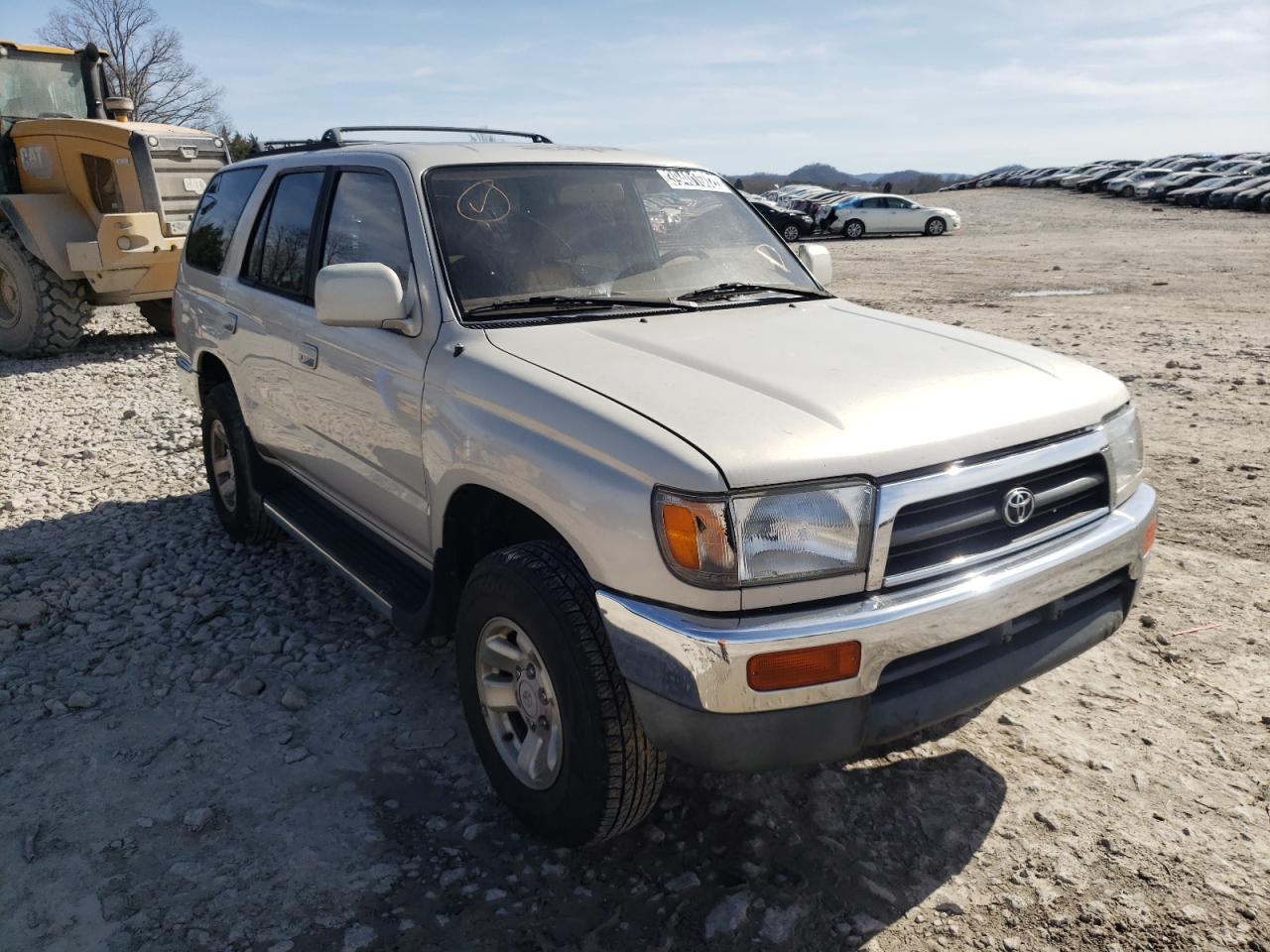 TOYOTA 4RUNNER SR 1996 with VIN JT3GN86R2T0005469 - Photo from auction