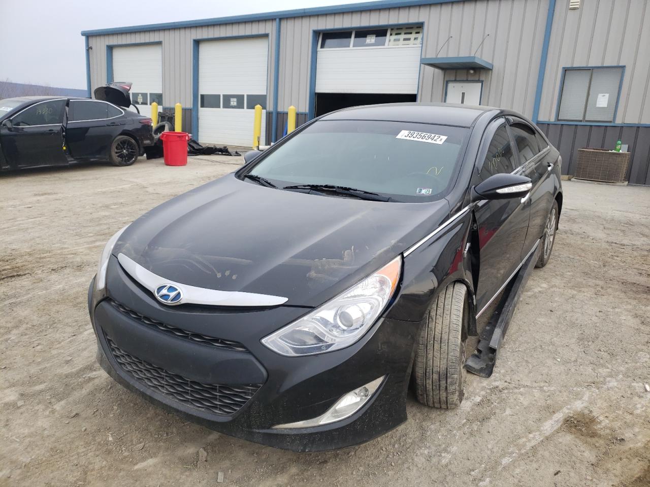 Photo 2 from auction – 2013 HYUNDAI SONATA HYB with VIN KMHEC4A40DA101122