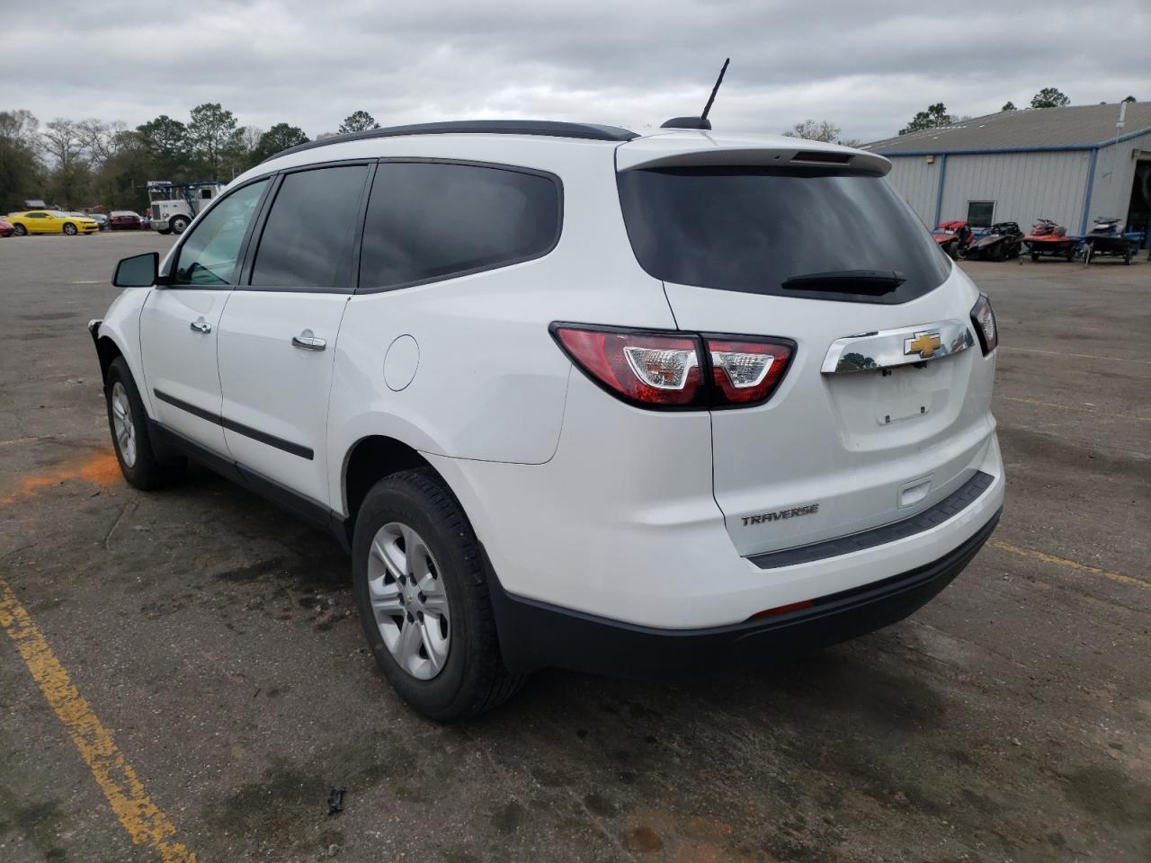 Photo 3 from auction – 2017 CHEVROLET TRAVERSE L with VIN 1GNKRFKD9HJ252800