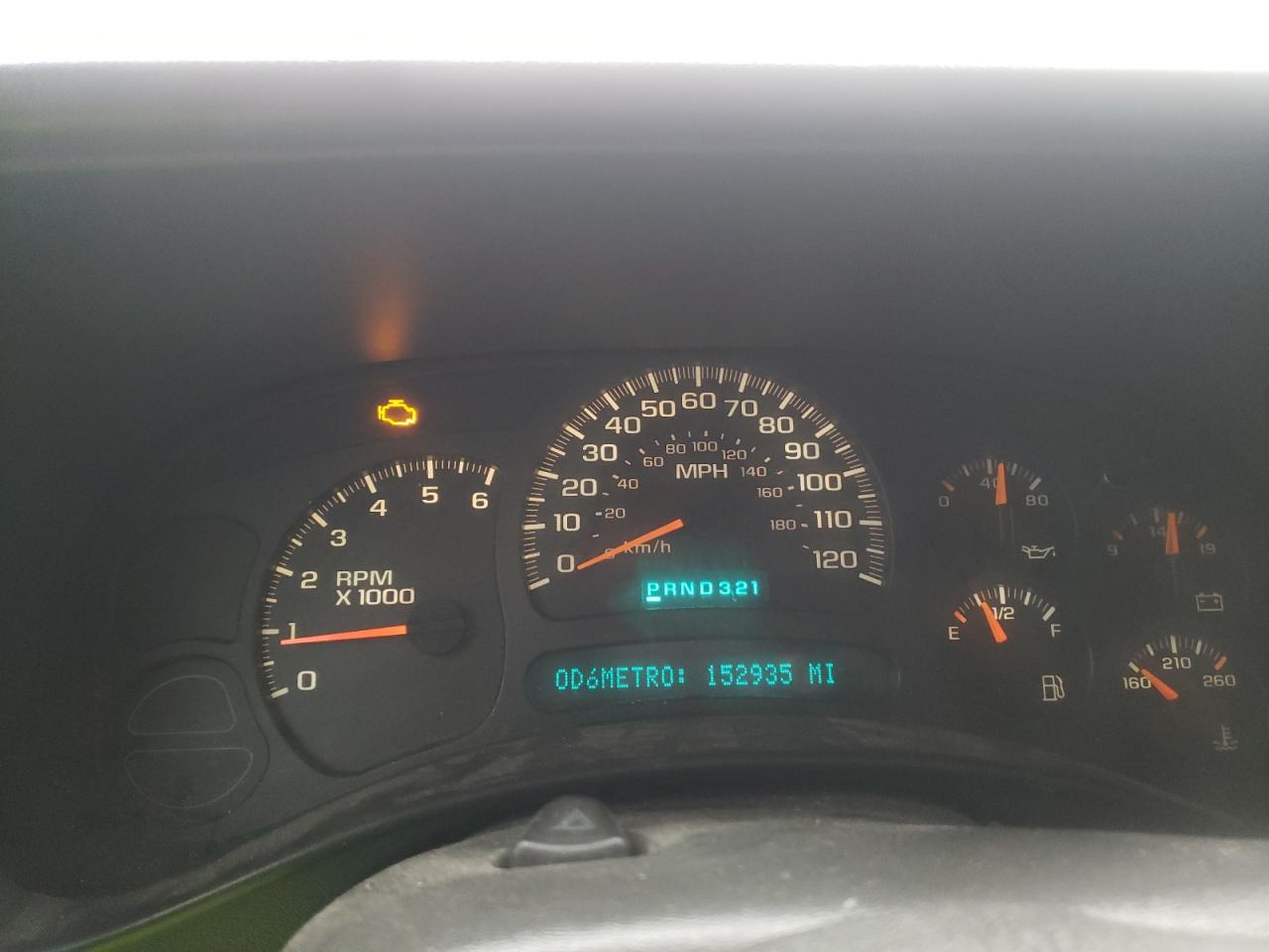 Photo 8 from auction – 2005 CHEVROLET SILVERADO with VIN 2GCEC13T351127197