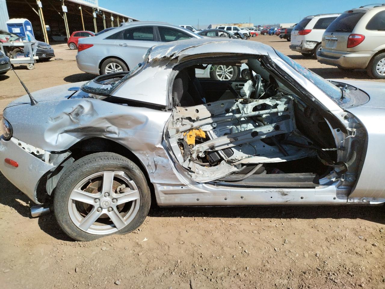Photo 9 from auction – 2006 MAZDA MX-5 MIATA with VIN JM1NC25F260102897