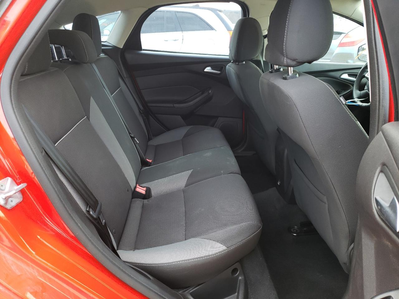 Photo 6 from auction – 2014 FORD FOCUS with VIN 1FADP3K2XEL167524