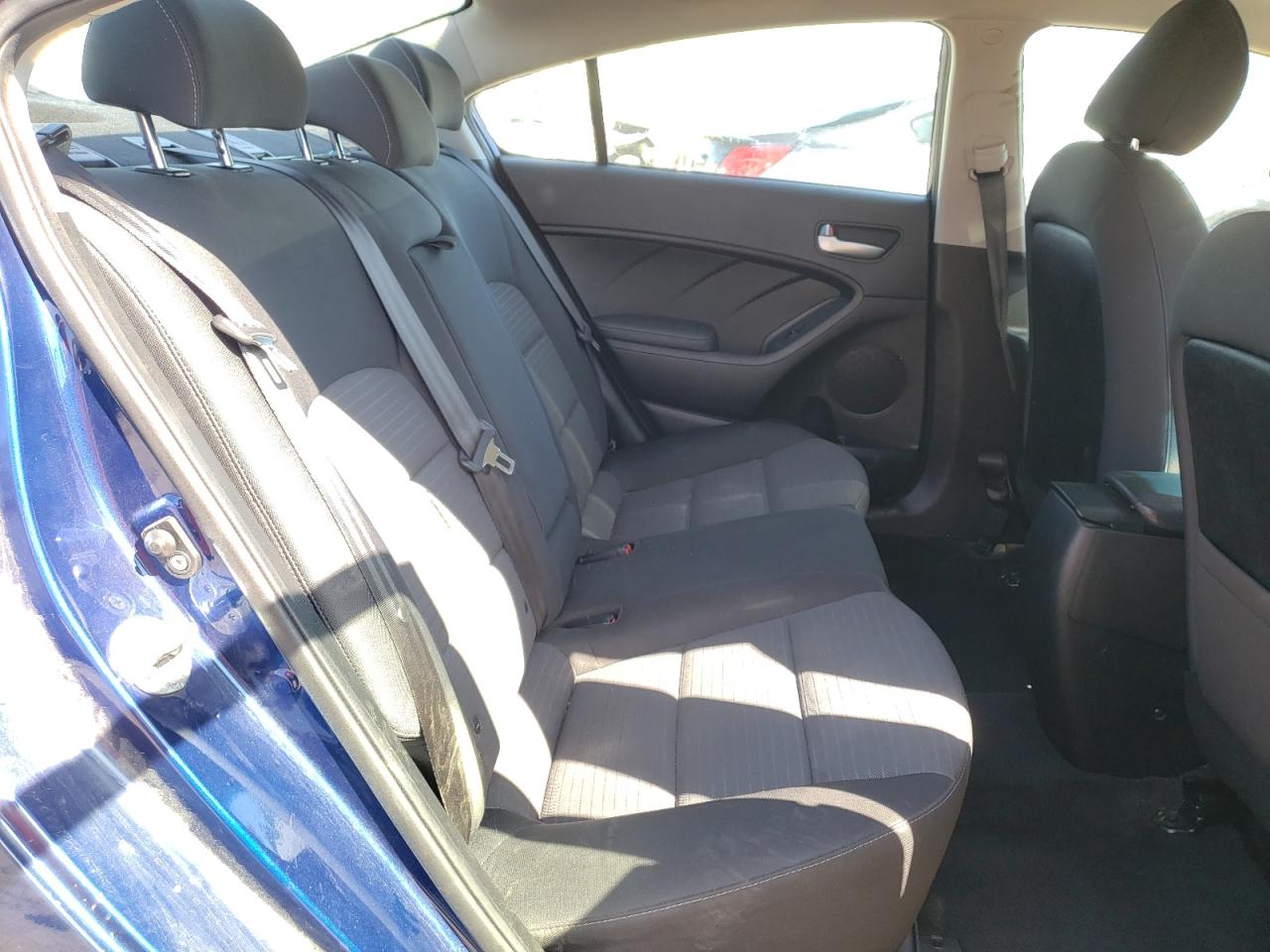 Photo 6 from auction – 2018 KIA FORTE LX with VIN 3KPFL4A74JE224644