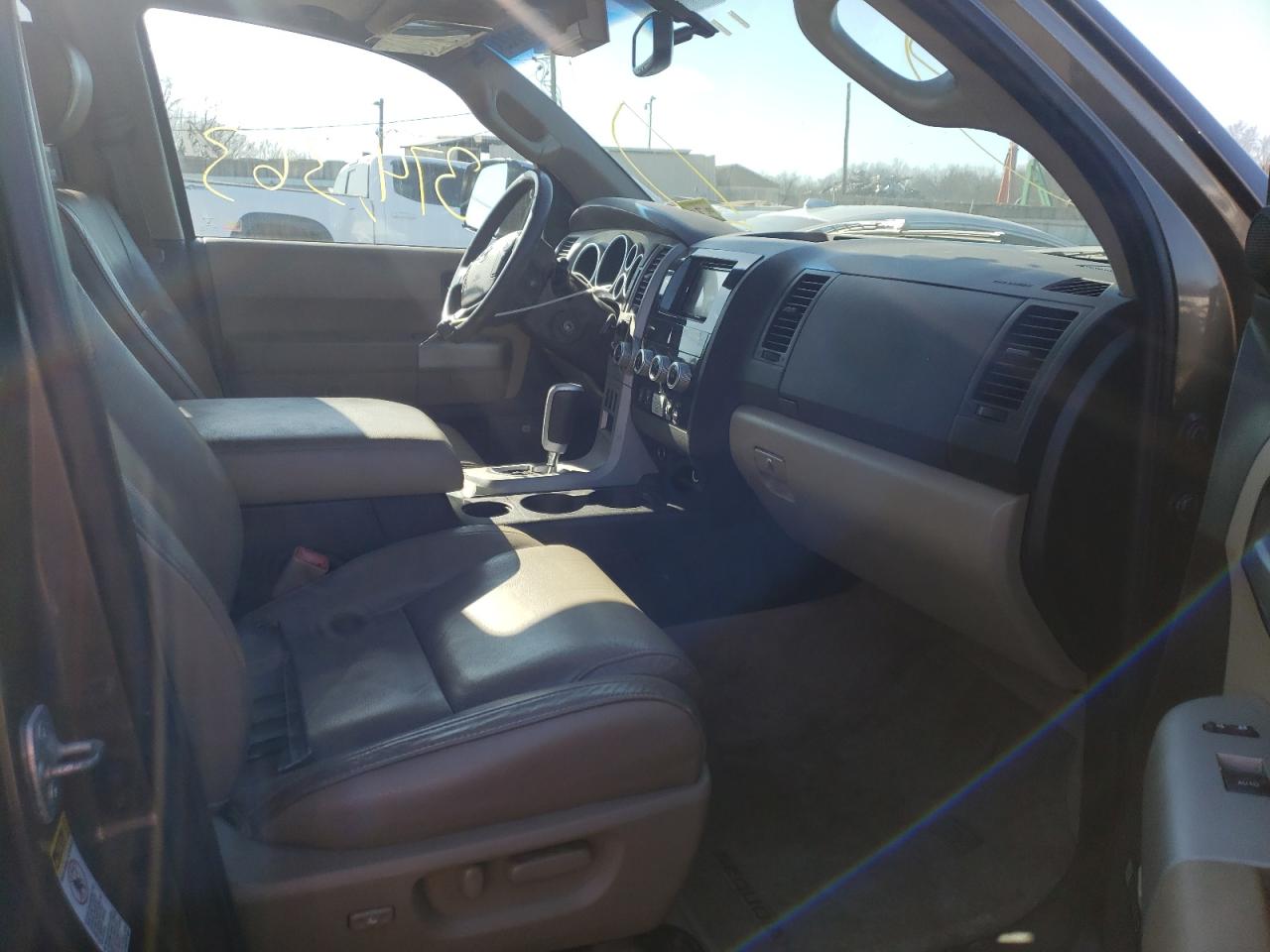 Photo 5 from auction – 2008 TOYOTA SEQUOIA LI with VIN 5TDBY68A28S007736