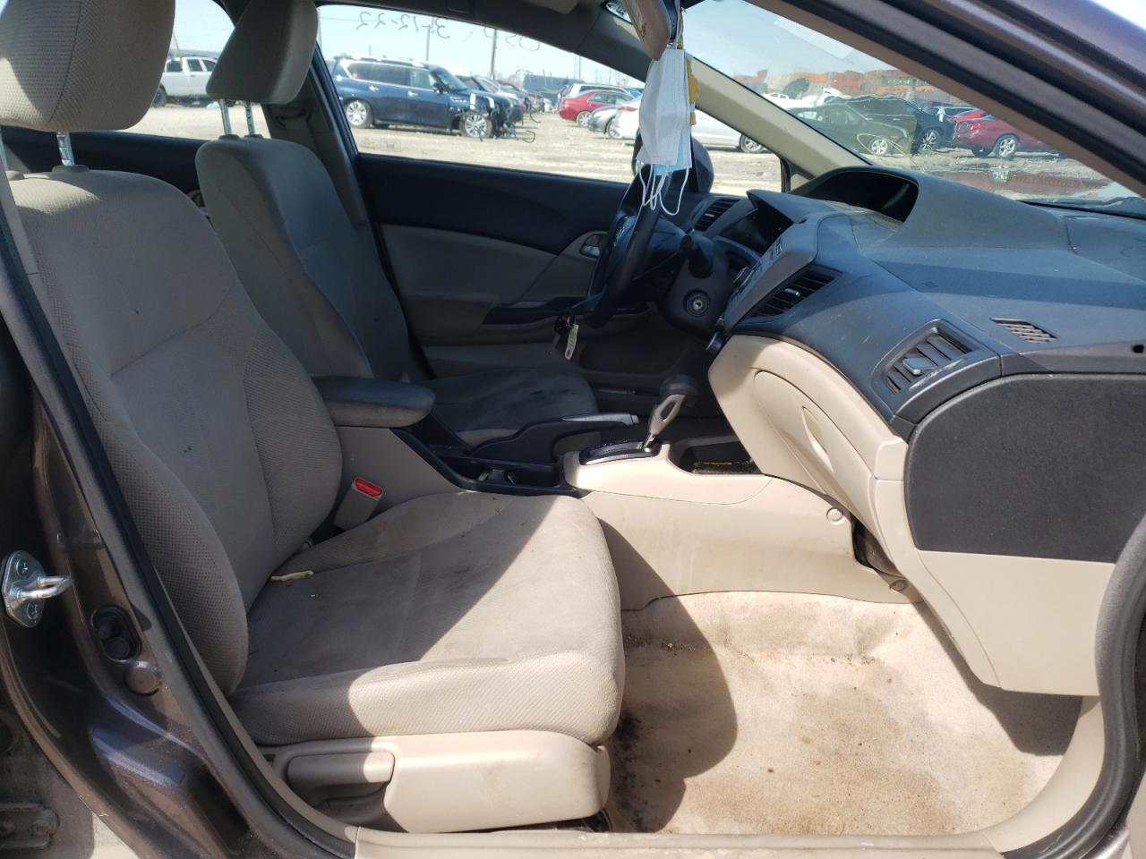 Photo 5 from auction – 2012 HONDA CIVIC LX with VIN 19XFB2F56CE040386