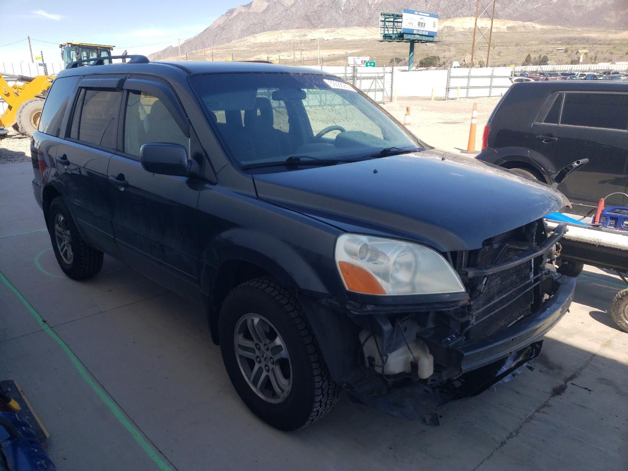 HONDA PILOT EX 2005 with VIN 2HKYF18435H522162 - Photo from auction