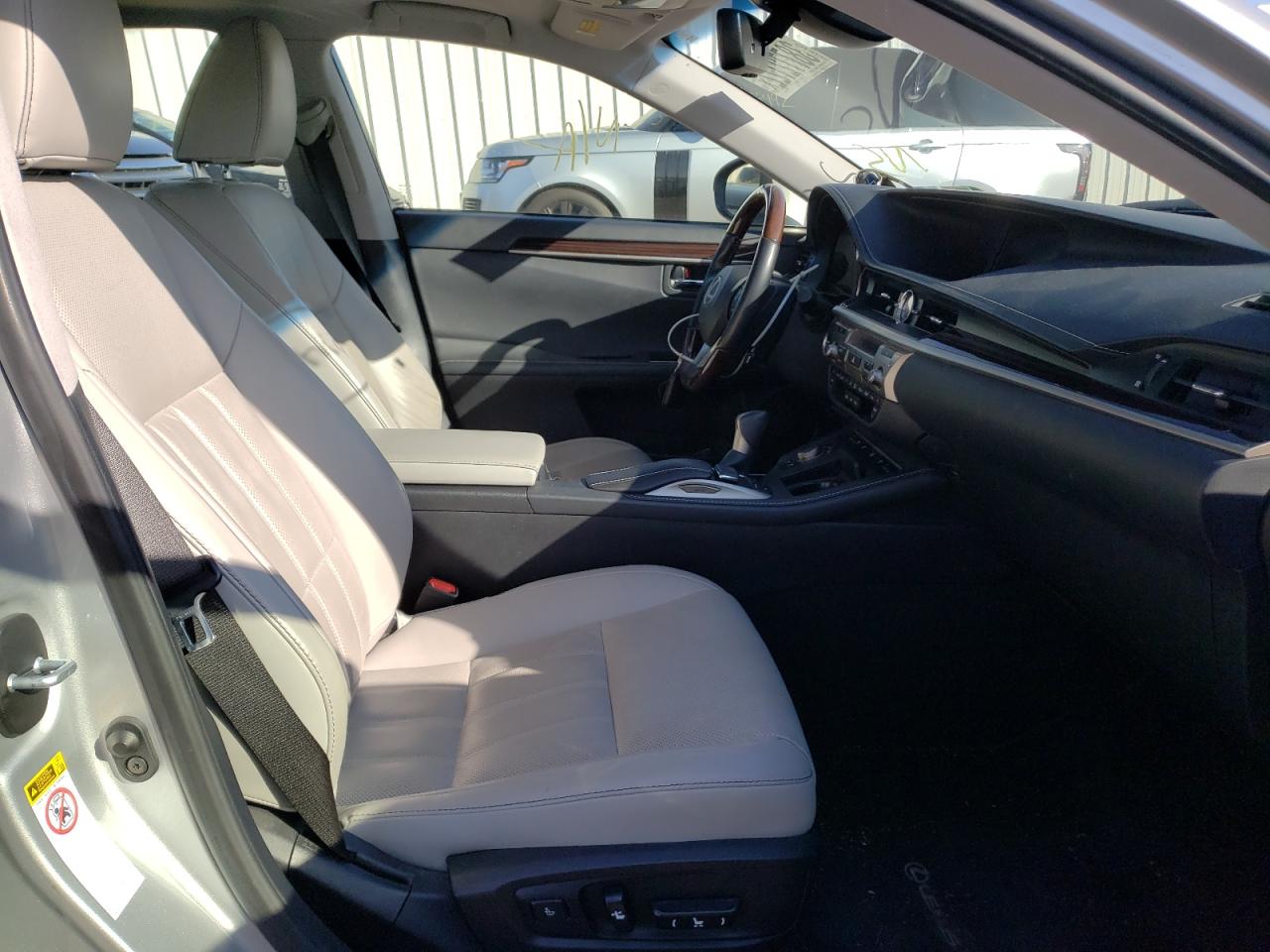 Photo 5 from auction – 2018 LEXUS ES 300H with VIN JTHBW1GG5J2194447