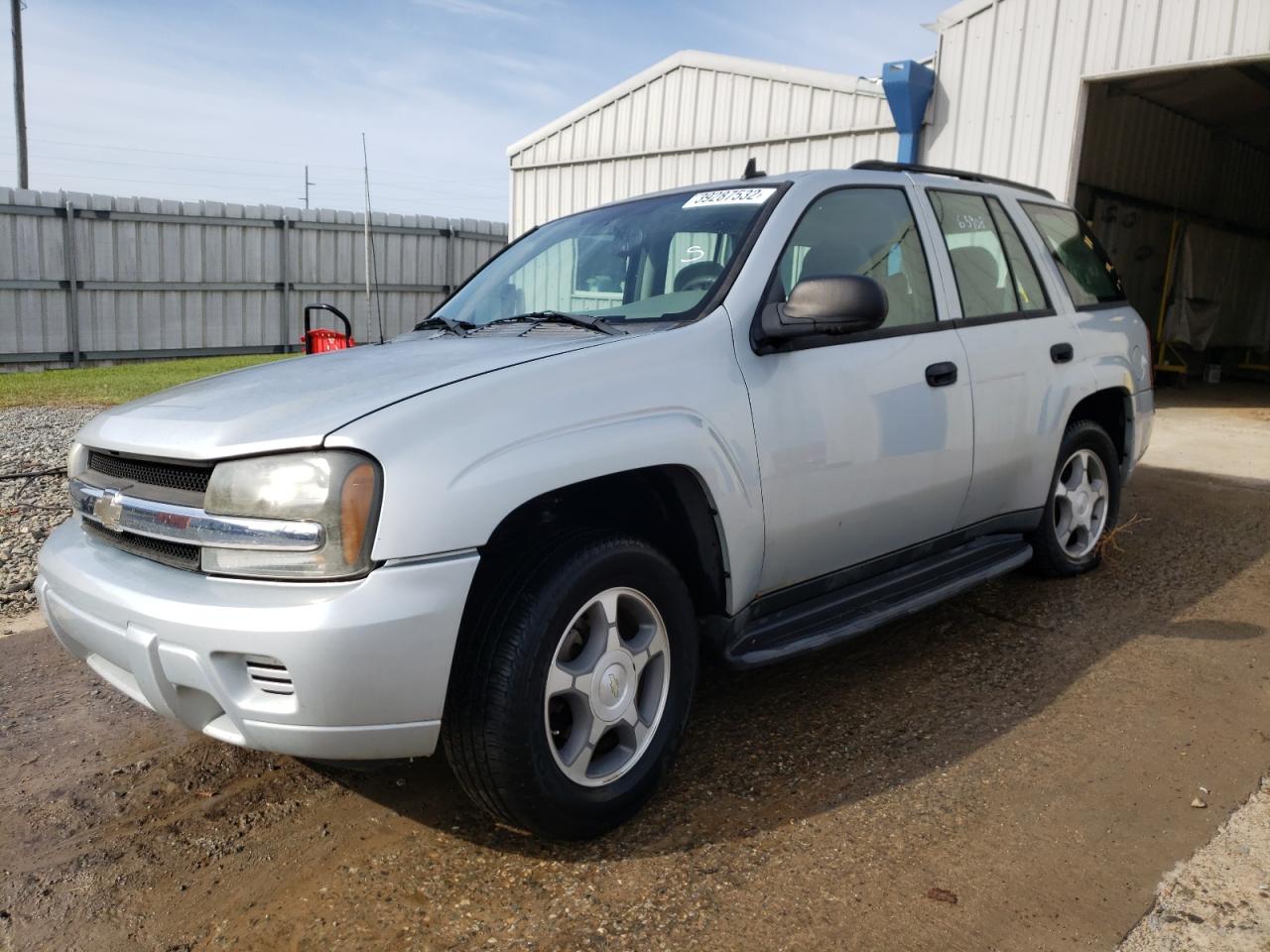 Photo 2 from auction – 2007 CHEVROLET TRAILBLAZE with VIN 1GNDS13S172124539
