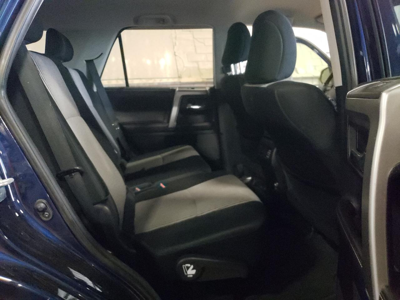 Photo 6 from auction – 2016 TOYOTA 4RUNNER SR with VIN JTEZU5JR1G5145661