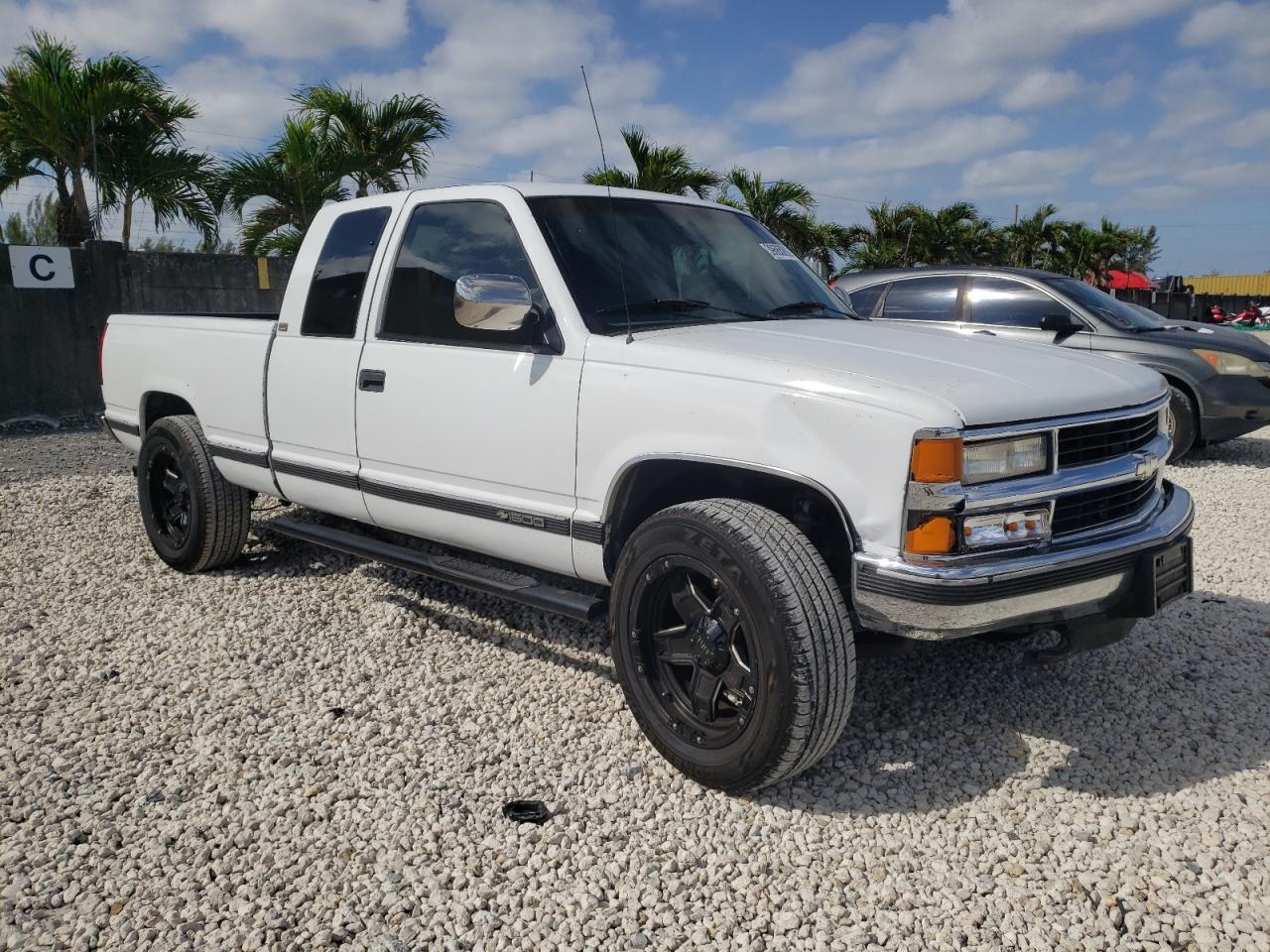 CHEVROLET GMT-400 K1 1994 with VIN 2GCEC19K0R1294995 - Photo from auction