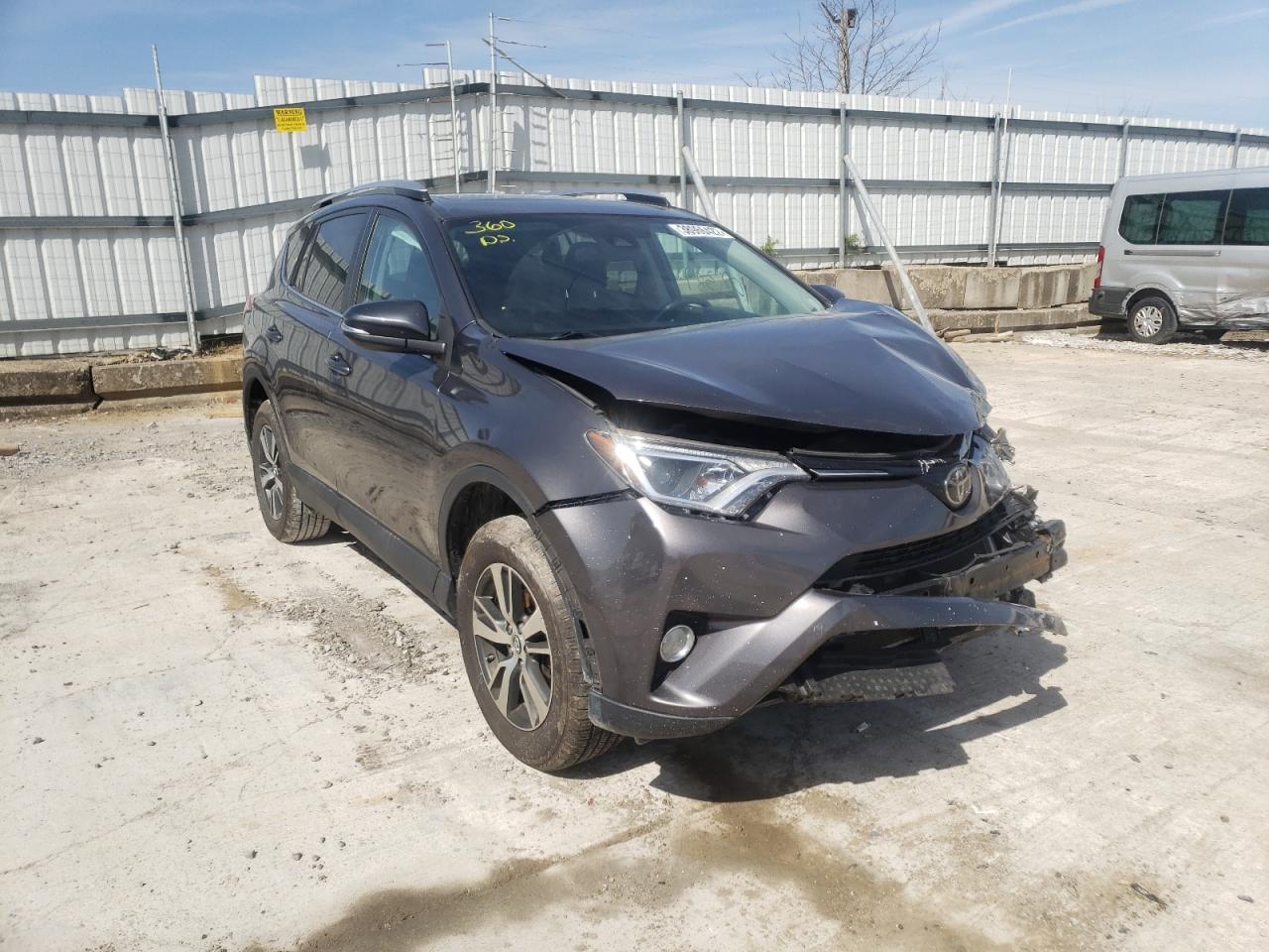 Photo 1 from auction – 2017 TOYOTA RAV4 XLE with VIN 2T3WFREV7HW317010