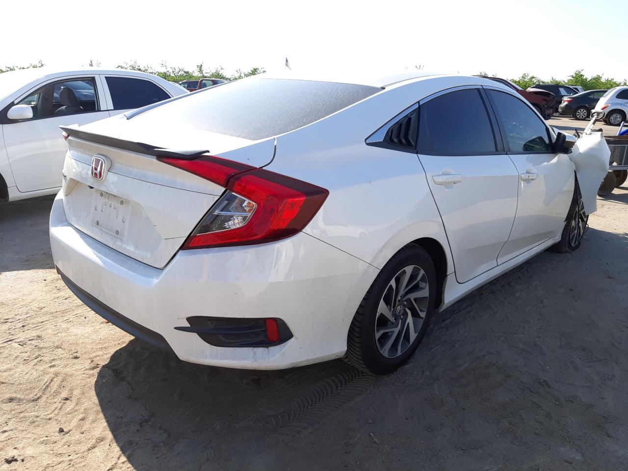 Photo 4 from auction – 2016 HONDA CIVIC EX with VIN 19XFC2F77GE227429