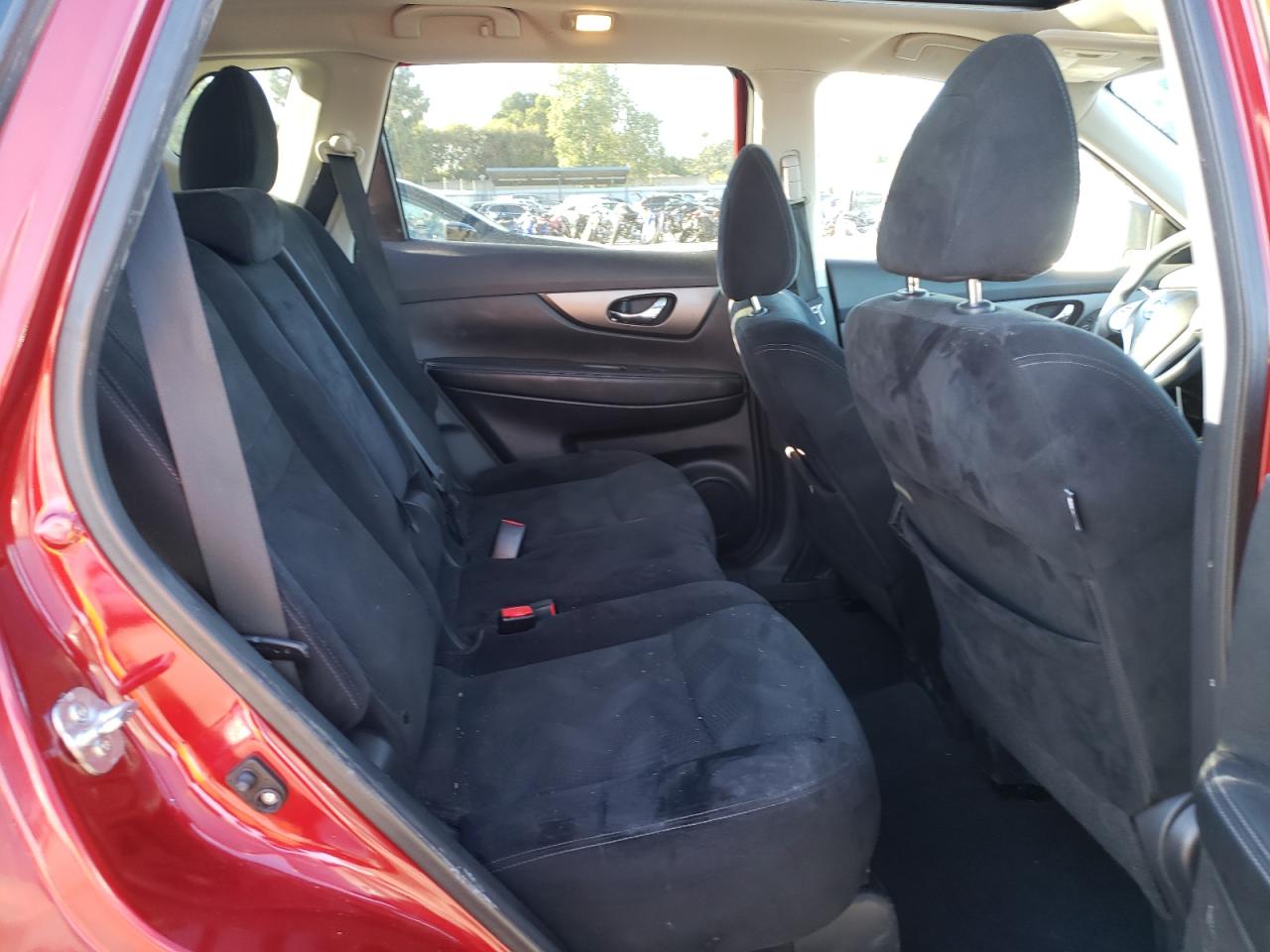 Photo 6 from auction – 2015 NISSAN ROGUE S with VIN 5N1AT2MT9FC781681