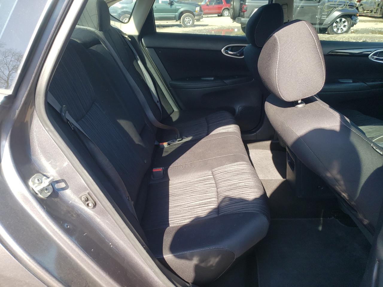 Photo 6 from auction – 2017 NISSAN SENTRA S with VIN 3N1AB7AP4HL721247