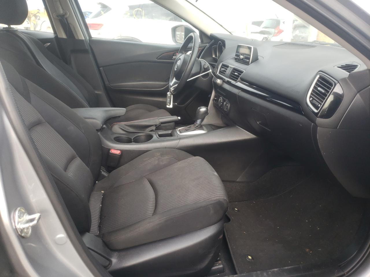Photo 5 from auction – 2014 MAZDA 3 TOURING with VIN JM1BM1L74E1204149