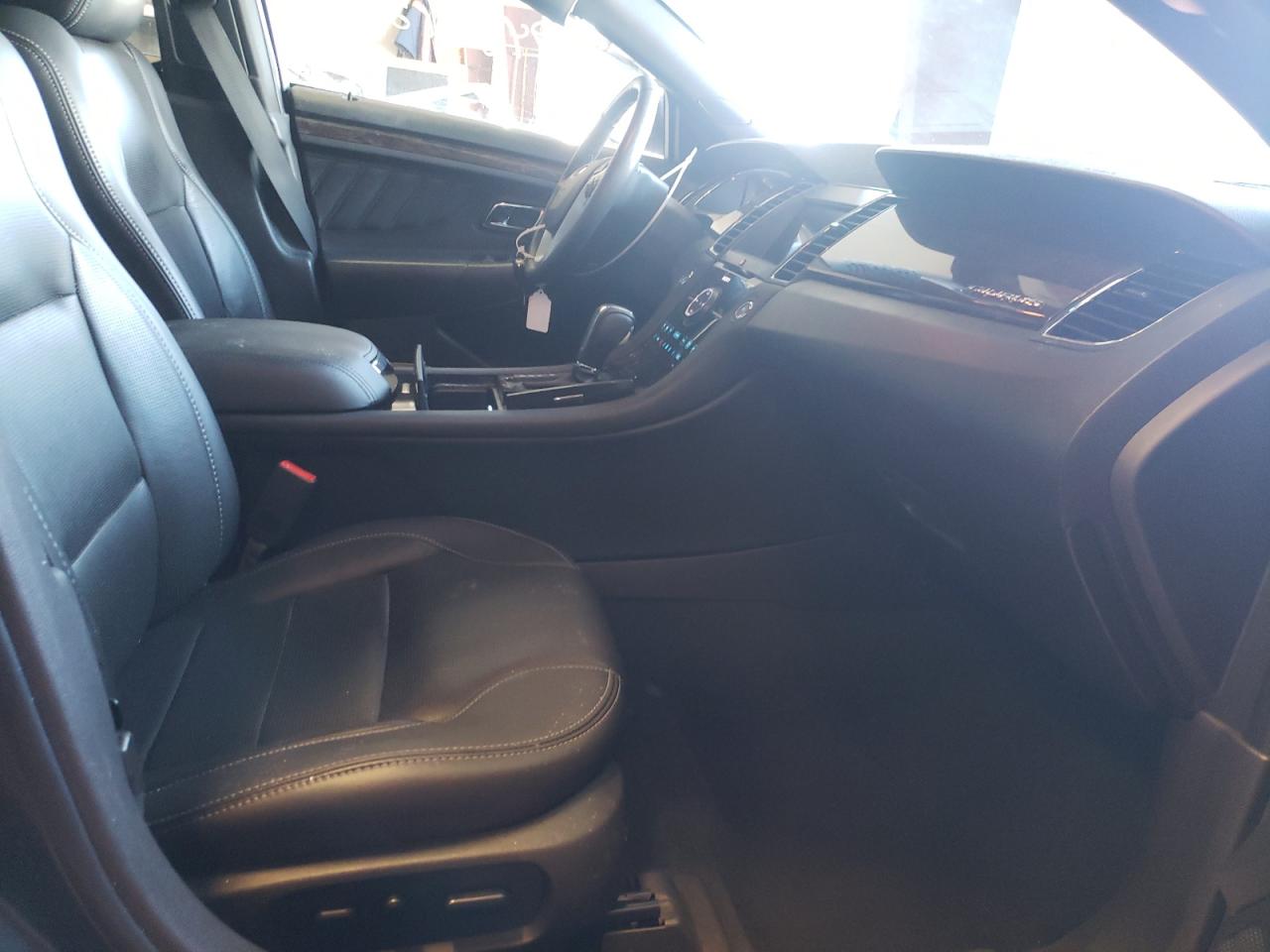 Photo 5 from auction – 2019 FORD TAURUS LIM with VIN 1FAHP2J81KG118878