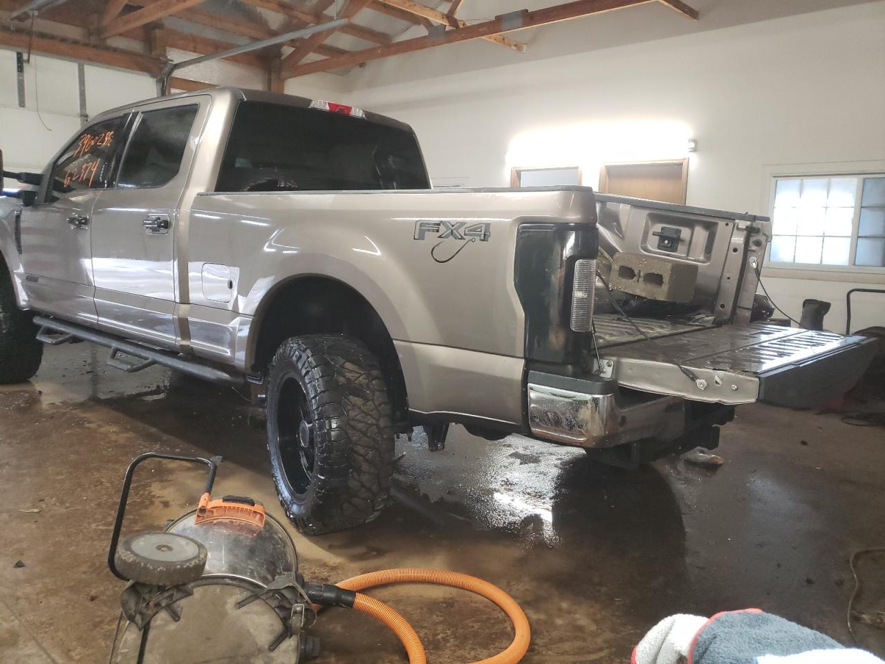 Photo 3 from auction – 2018 FORD F250 SUPER with VIN 1FT7W2BT8JEC92131