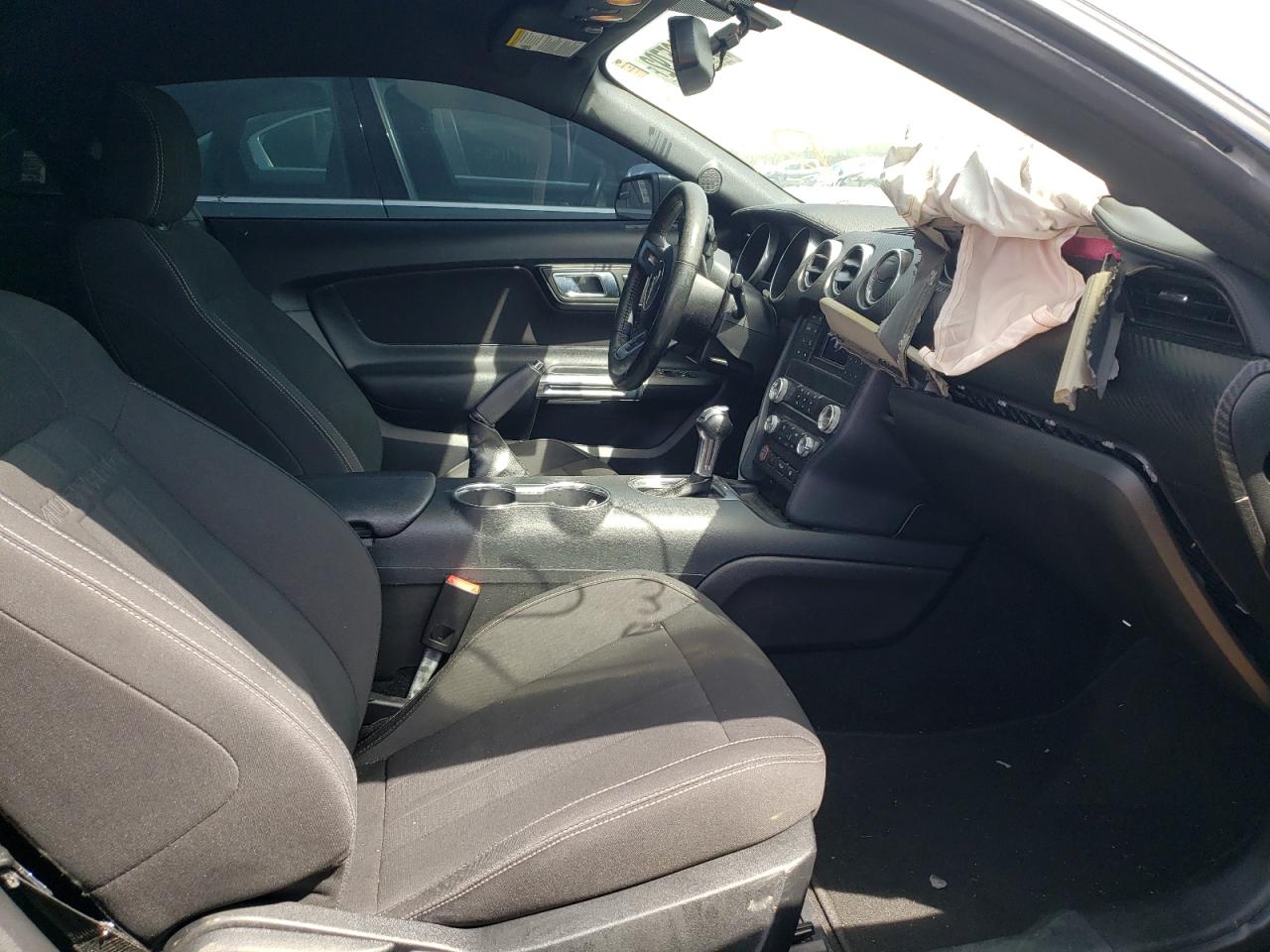 Photo 5 from auction – 2019 FORD MUSTANG with VIN 1FA6P8TH3K5105455