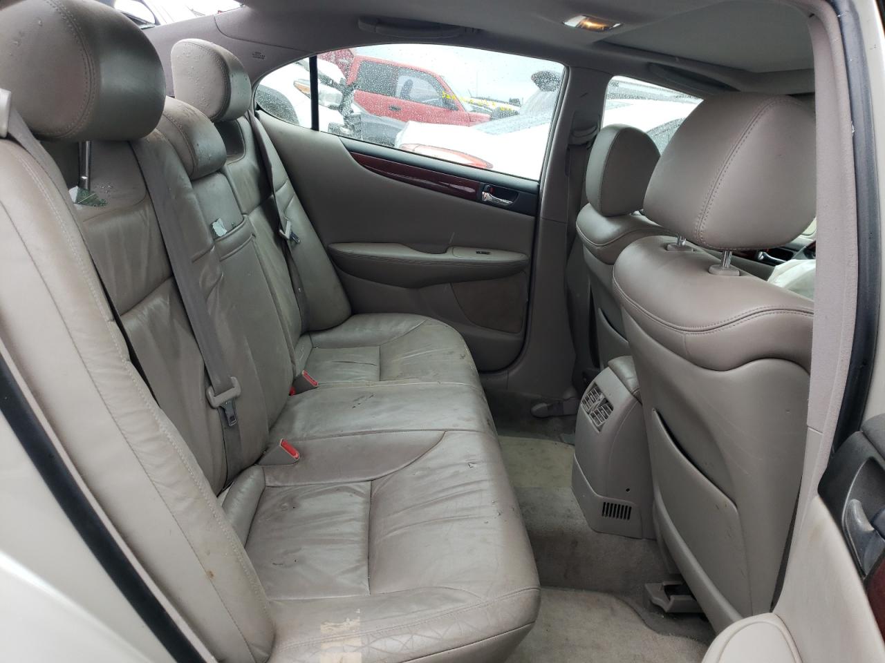 Photo 6 from auction – 2003 LEXUS ES 300 with VIN JTHBF30GX30107503