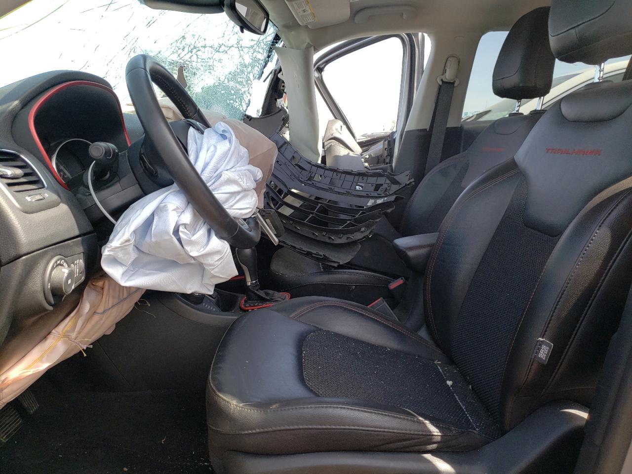 Photo 5 from auction – 2019 JEEP COMPASS TR with VIN 3C4NJDDB0KT671602