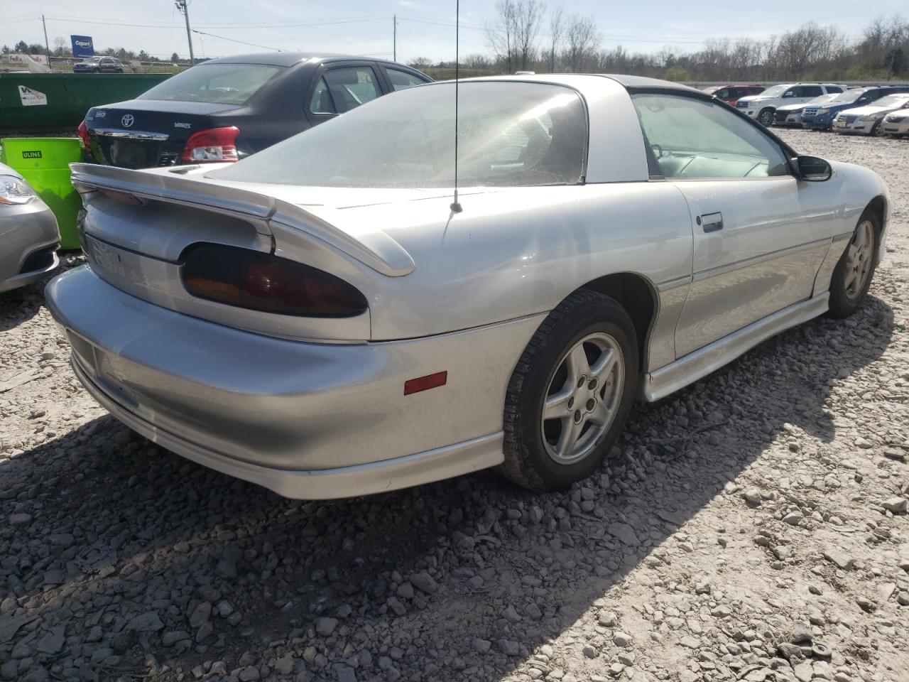 Photo 4 from auction – 1998 CHEVROLET CAMARO with VIN 2G1FP22K6W2110017