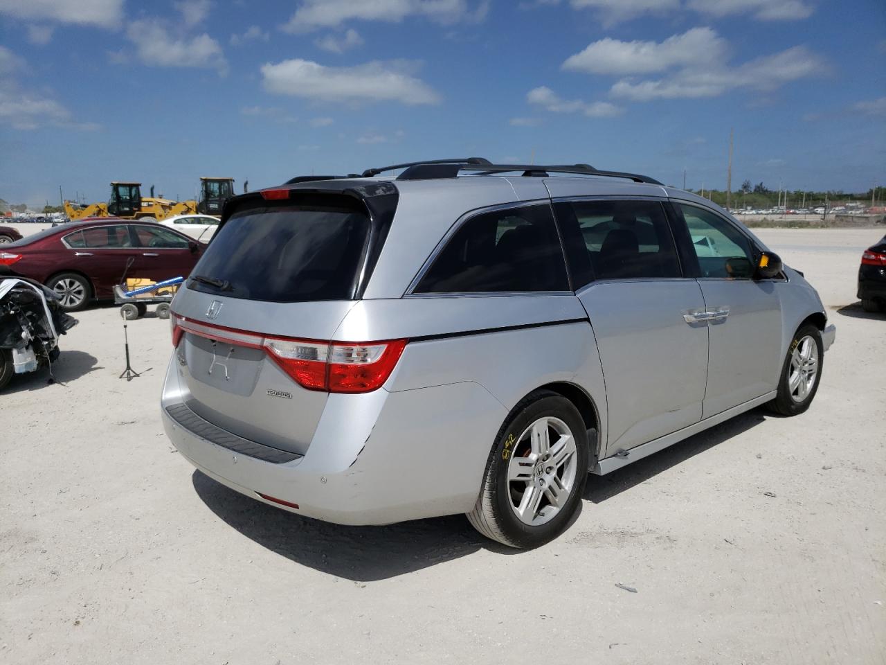 Photo 4 from auction – 2012 HONDA ODYSSEY TO with VIN 5FNRL5H90CB066469