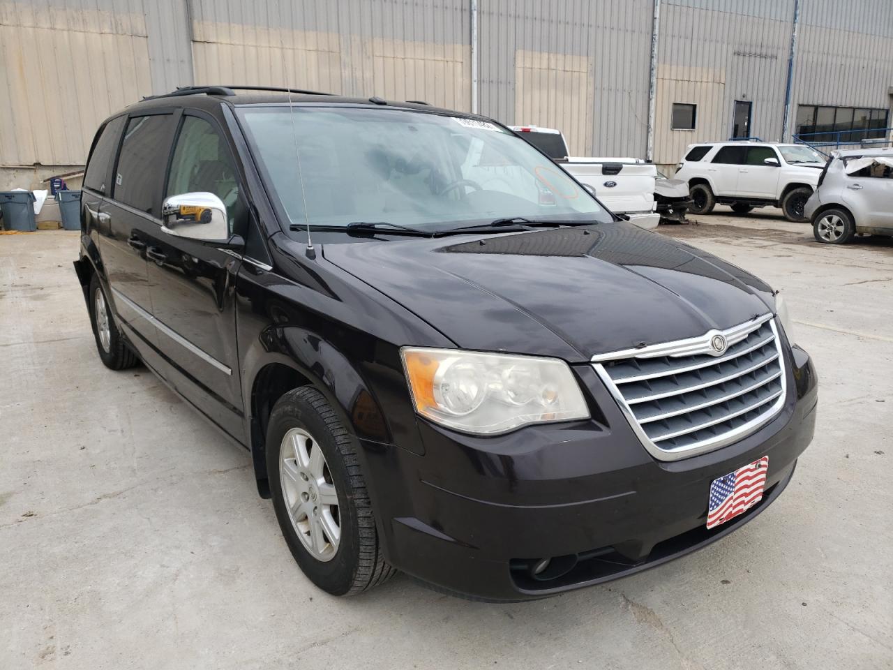 Photo 1 from auction – 2010 CHRYSLER TOWN & COU with VIN 2A4RR8DXXAR361112