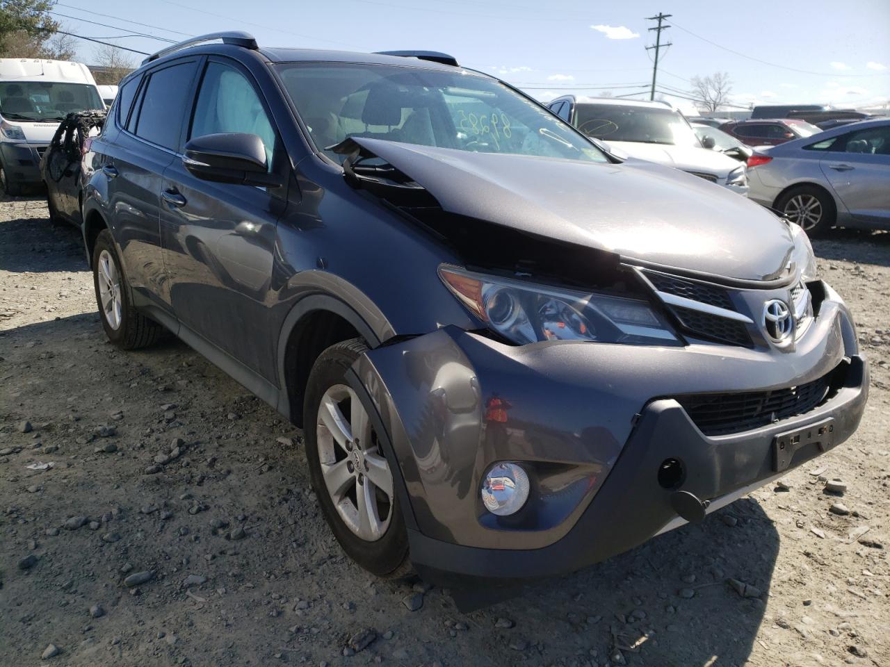TOYOTA RAV4 XLE 2014 with VIN 2T3RFREV8EW194147 - Photo from auction