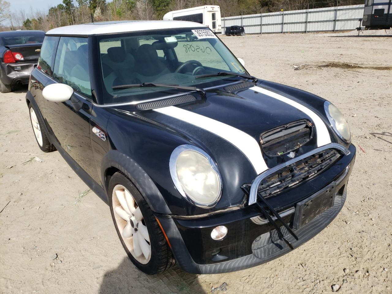 MINI COOPER S 2004 with VIN WMWRE33404TD84102 - Photo from auction