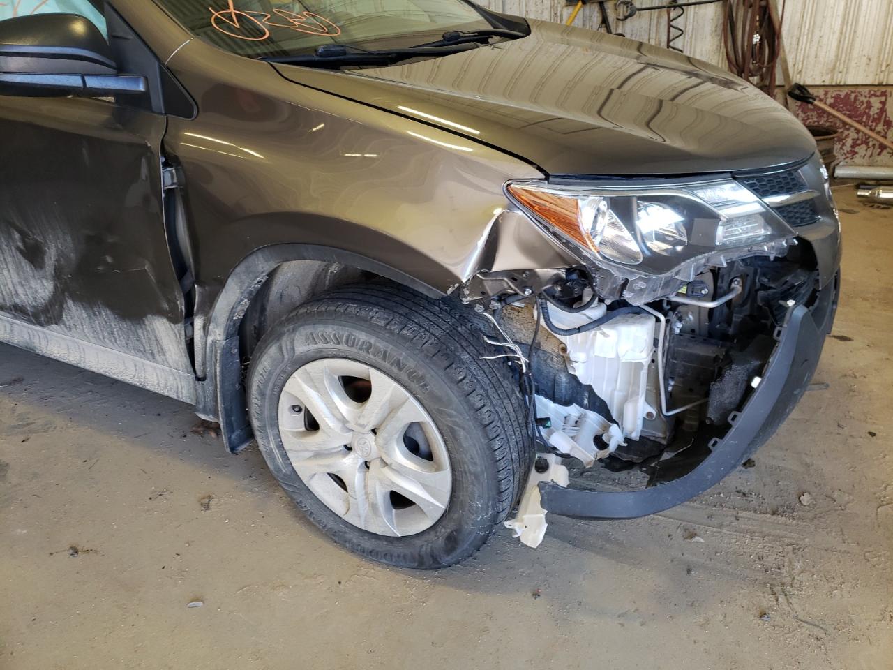 Photo 9 from auction – 2015 TOYOTA RAV4 LE with VIN 2T3BFREV6FW339625