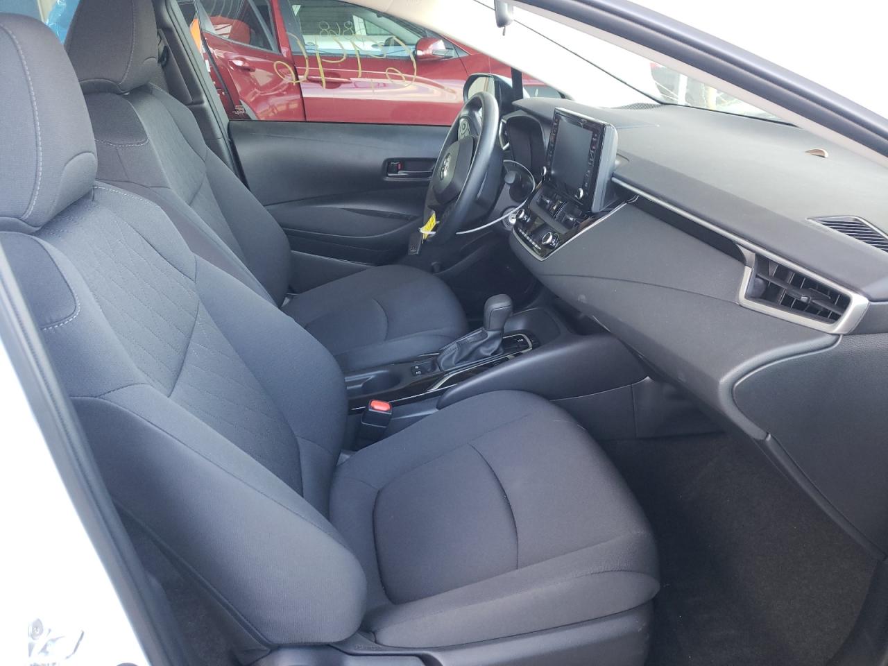 Photo 5 from auction – 2022 TOYOTA COROLLA LE with VIN 5YFEPMAE1NP297179