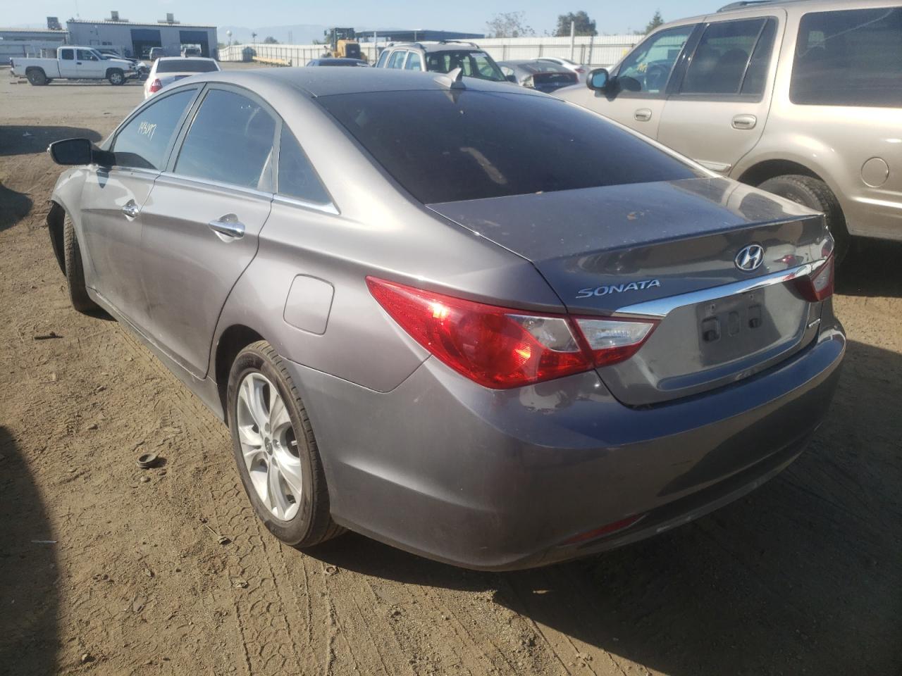 Photo 3 from auction – 2011 HYUNDAI SONATA SE with VIN 5NPEC4AC8BH029877