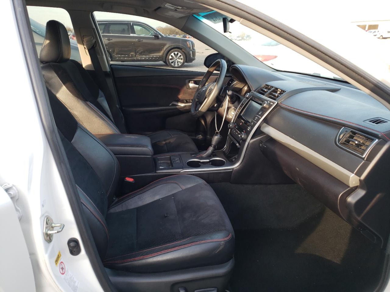 Photo 5 from auction – 2017 TOYOTA CAMRY LE with VIN 4T1BF1FK2HU273835
