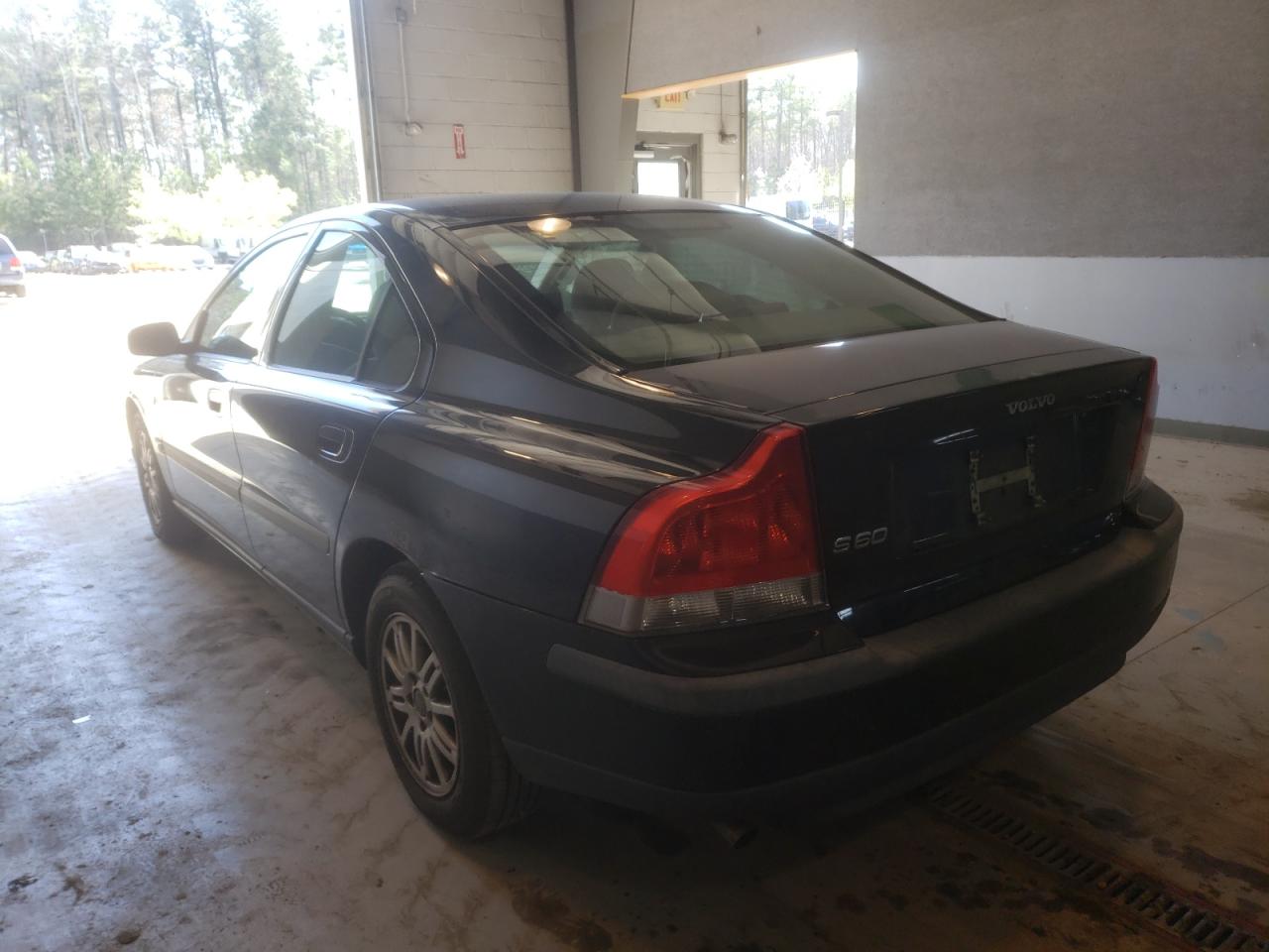 Photo 3 from auction – 2004 VOLVO S60 with VIN YV1RS61T942322976