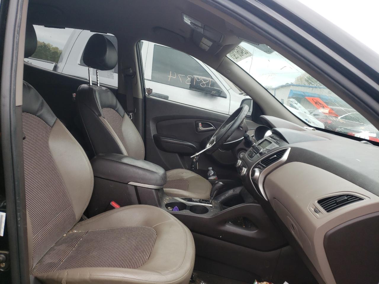 Photo 5 from auction – 2012 HYUNDAI TUCSON GLS with VIN KM8JU3AC8CU458218