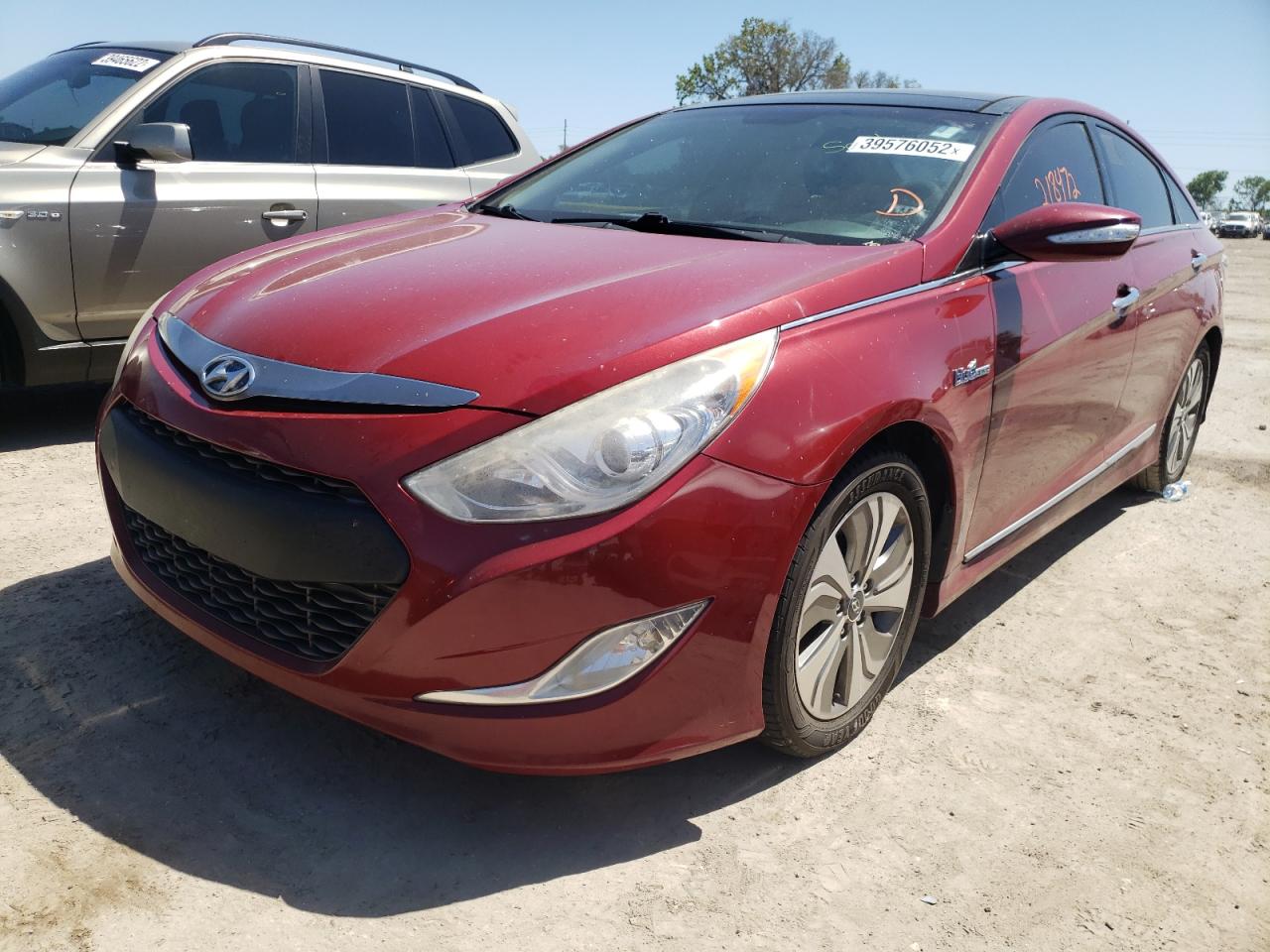 Photo 2 from auction – 2015 HYUNDAI SONATA HYB with VIN KMHEC4A41FA119485