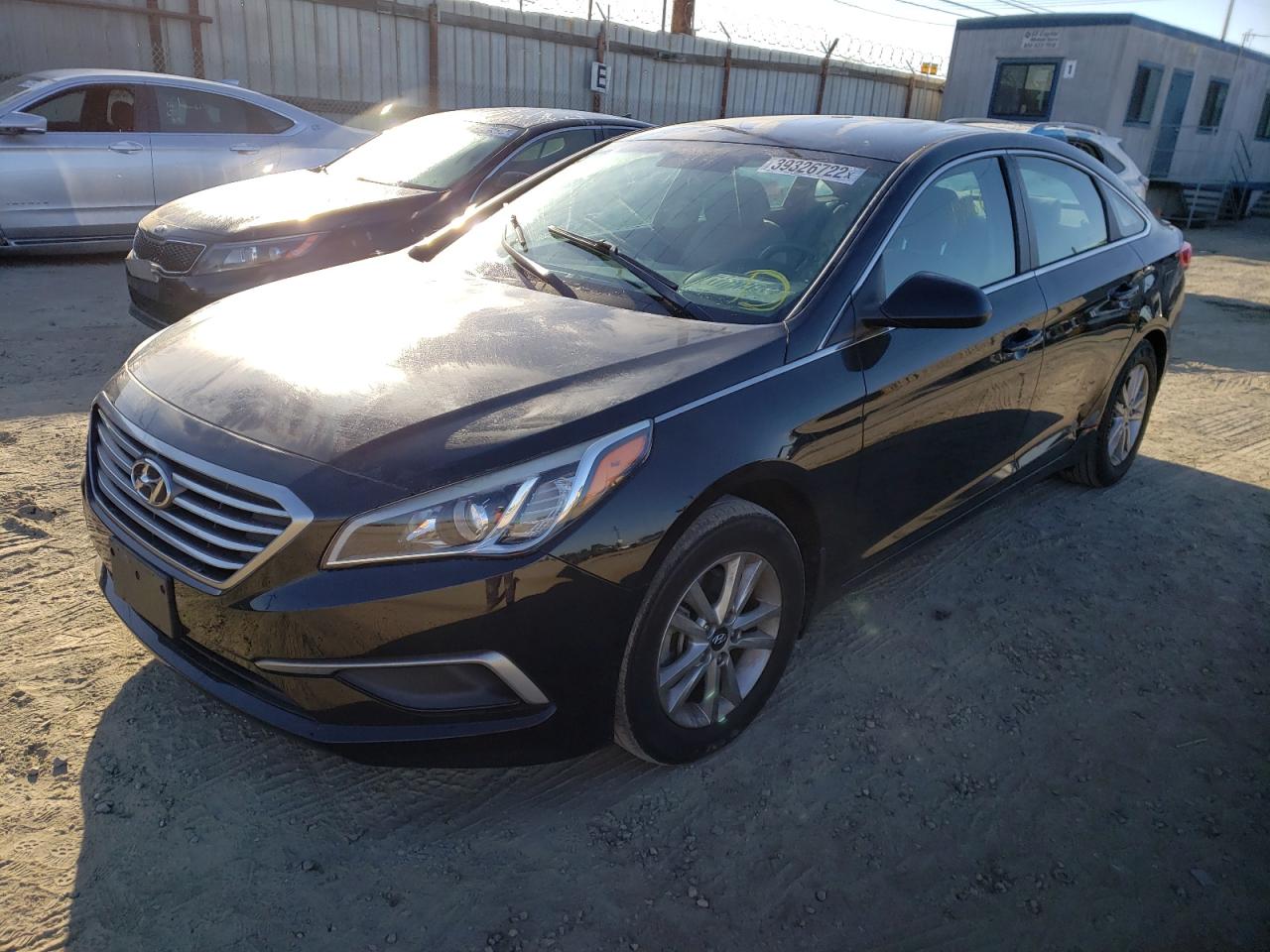 Photo 2 from auction – 2016 HYUNDAI SONATA SE with VIN 5NPE24AFXGH433395