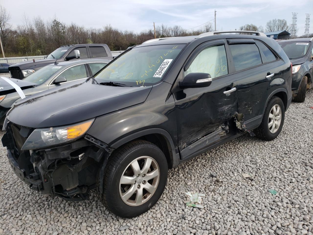 Photo 2 from auction – 2013 KIA SORENTO LX with VIN 5XYKTDA63DG392983