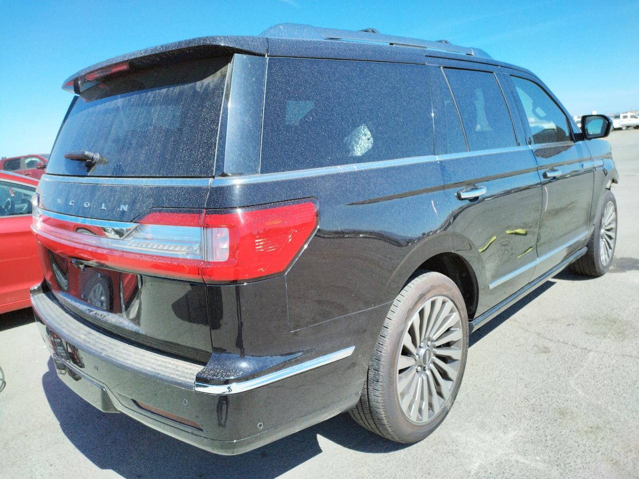Photo 4 from auction – 2019 LINCOLN NAVIGATOR with VIN 5LMJJ2LT0KEL26401