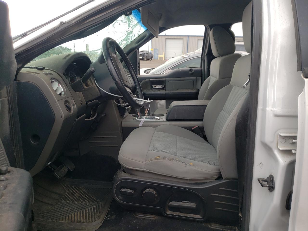 Photo 5 from auction – 2005 FORD F150 SUPER with VIN 1FTPW14555KD69716