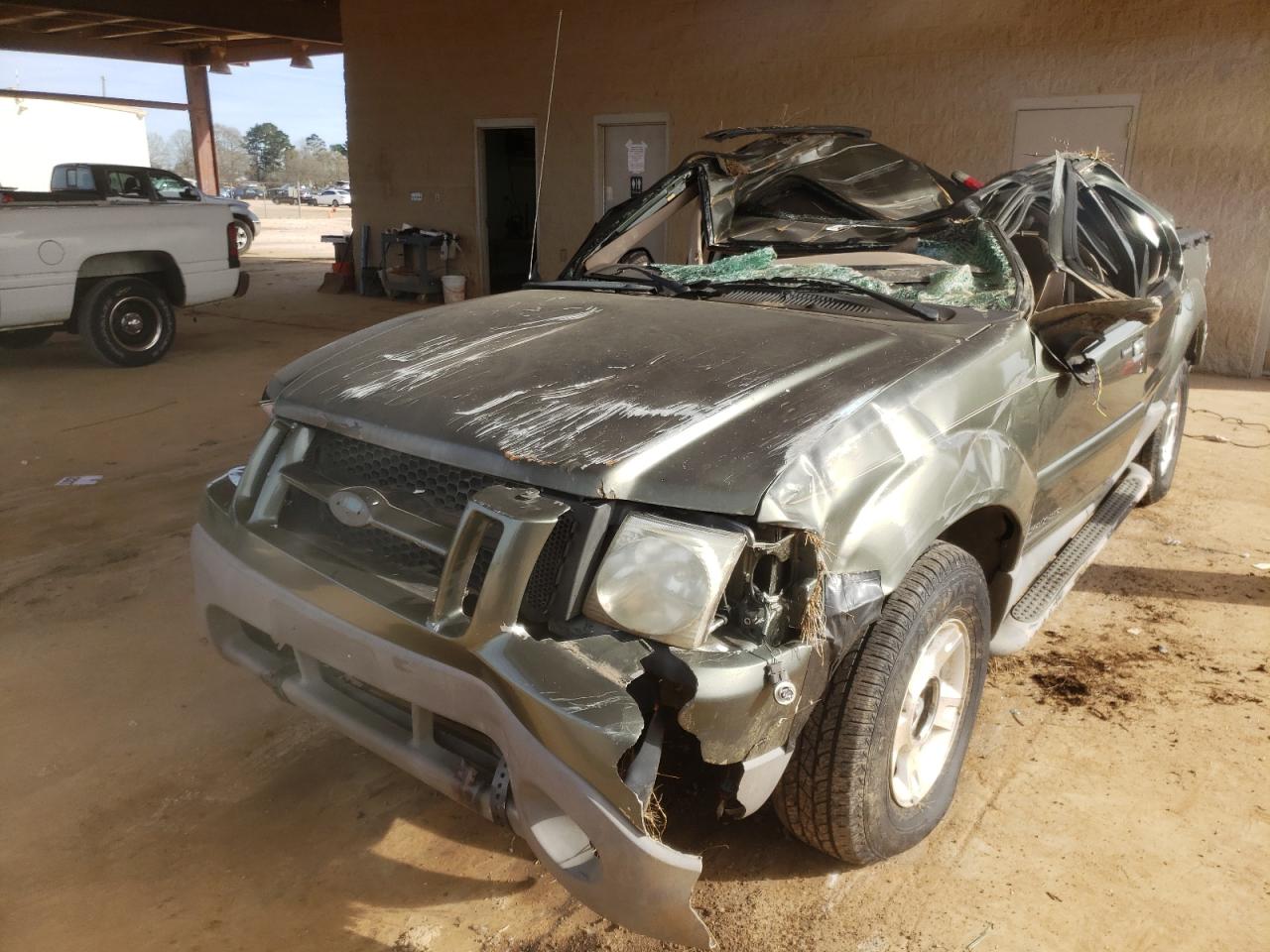 Photo 2 from auction – 2001 FORD EXPLORER S with VIN 1FMZU67E41UC72511